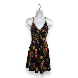 MEDIUM O DELILAH FLORAL DRESS SLEEVELESS STRETCH LACE ACCENT CUTOUT VNECK BLACK